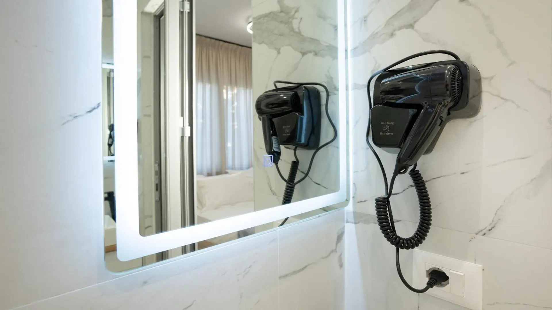 Hotel apartamentowy Circle Tirana City Center