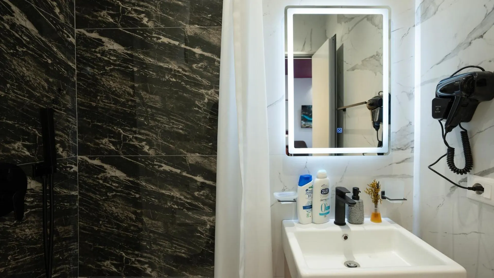 Circle Tirana City Center Aparthotel